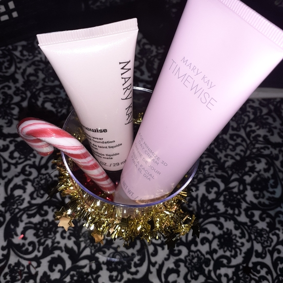 foundation and day cream gift